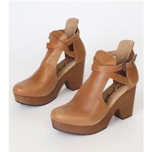 Free People Tan Cedar Leather Clogs